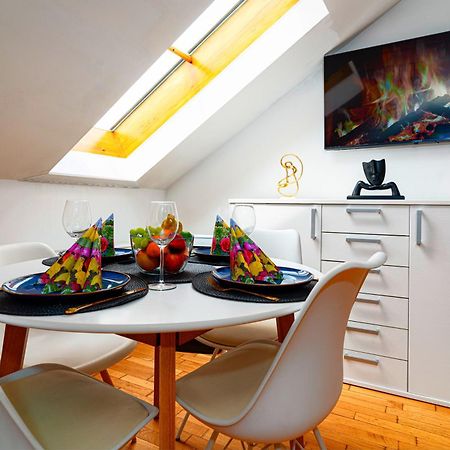 Golden River Apartment Praag Buitenkant foto