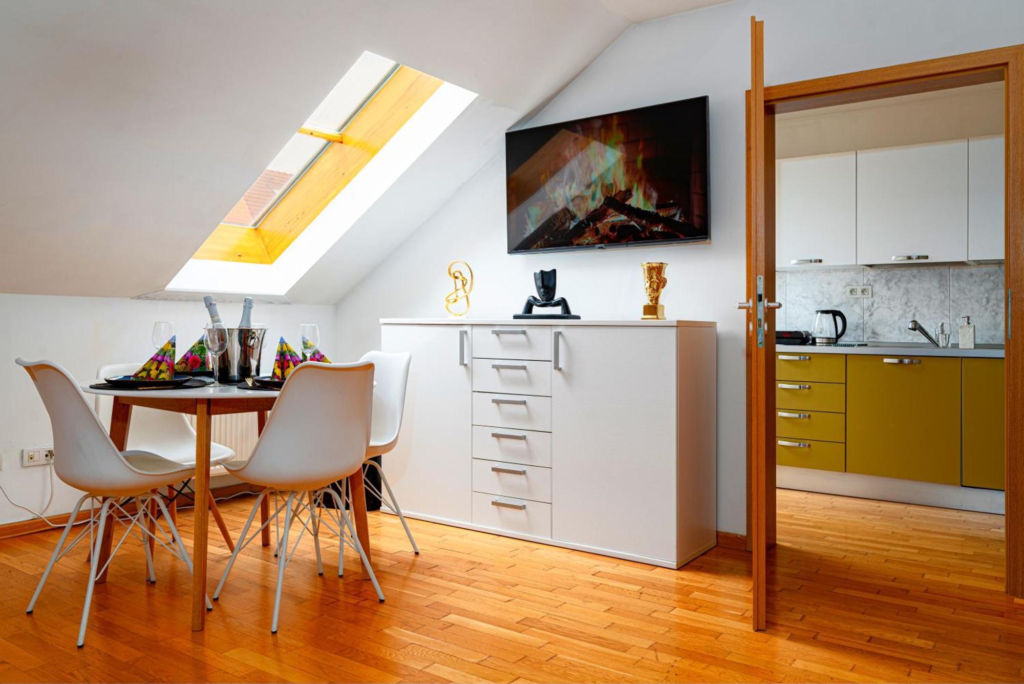 Golden River Apartment Praag Buitenkant foto